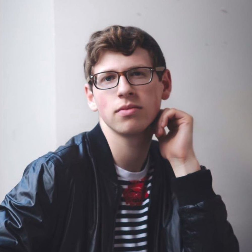 Meet your Posher, Ari